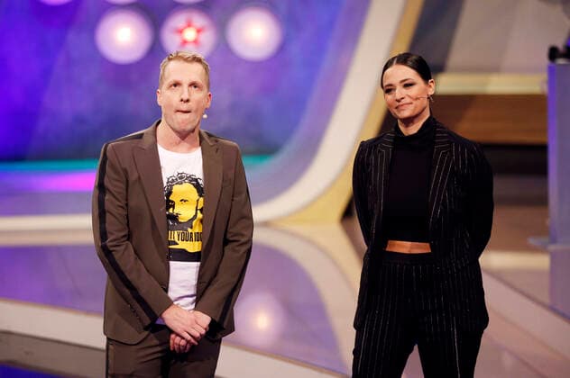 Oliver Pocher with his wife Amira Pocher in the RTL live show Pocher vs Wendler End with funny in the NOBEO Studios Cologne Hürth, 01 03 2020 Foto:xC.xHardtx xFuturexImage