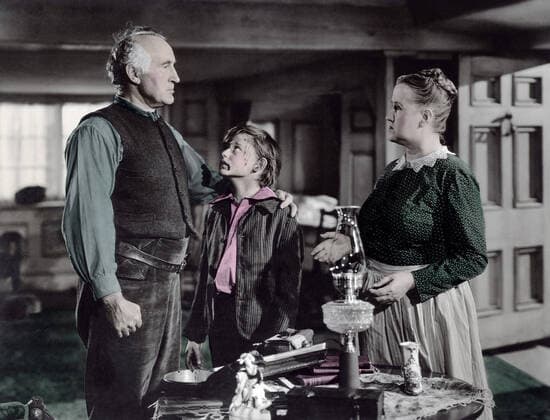 OSCARS. Bester Nebendarsteller. PreistrÃ¤ger 1941-1950 HOW GREEN WAS MY VALLEY, from left, Donald Crisp, Roddy McDowall, Sara Allgood, 1941, Ã‚Â©20th Century-Fox Film Corporation, TM & Copyright courtesy Everett Collection Â©20thCentFox Courtesy Everett Collection PUBLICATIONXNOTxINxCANxCHNxFRAxITAxJPNxNORxPOLxRUSxESPxUKxUSA Copyright: xÃ‚Â©20thCentFox CourtesyxEverettxCollectionx M8DHOGR FE003