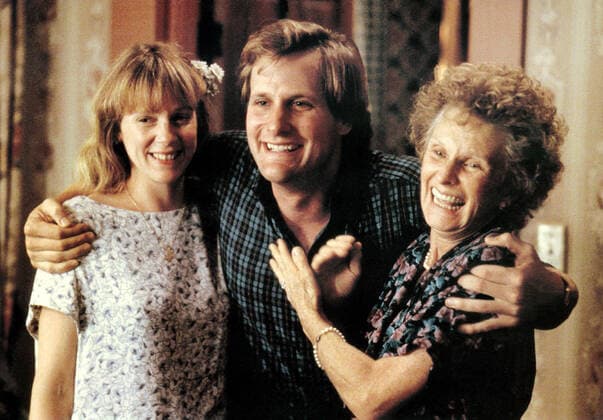 LOVE HURTS, from left: Amy Wright, Jeff Daniels, Cloris Leachman, 1990. Ã‚Â©Vestron Pictures courtesy Everett Collection Â©Vestron Pictures Courtesy Everett Collection PUBLICATIONXNOTxINxCANxCHNxFRAxITAxJPNxNORxPOLxRUSxESPxUKxUSA Copyright: xÃ‚Â©VestronxPictures CourtesyxEverettxCollectionx M8DLOHU EC002