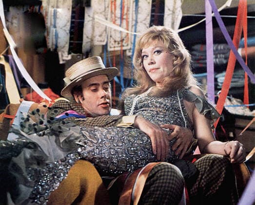 UNDER MILK WOOD, from left, Victor Spinetti, Glynis Johns, 1972 Courtesy Everett Collection PUBLICATIONXNOTxINxCANxCHNxFRAxITAxJPNxNORxPOLxRUSxESPxUKxUSA Copyright: xCourtesyxEverettxCollectionx M8DUNMI EC005