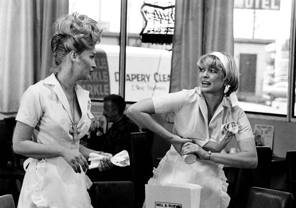 OSCARS. Beste Hauptdarstellerin. PreistrÃ¤gerinnen 1971-1980 ALICE DOESN T LIVE HERE ANYMORE, Diane Ladd, Ellen Burstyn, 1974 Courtesy Everett Collection PUBLICATIONXNOTxINxCANxCHNxFRAxITAxJPNxNORxPOLxRUSxESPxUKxUSA Copyright: xCourtesyxEverettxCollectionx MBDALDO EC010