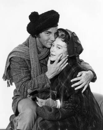 ALL MINE TO GIVE, from left: Cameron Mitchell, Glynis Johns, 1957 Courtesy Everett Collection PUBLICATIONXNOTxINxCANxCHNxFRAxITAxJPNxNORxPOLxRUSxESPxUKxUSA Copyright: xCourtesyxEverettxCollectionx MBDALMI EC008