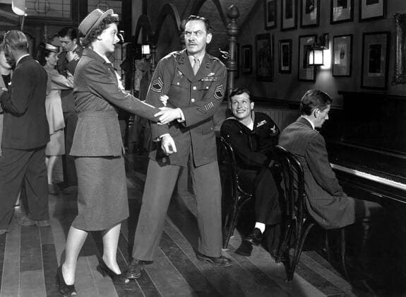 OSCARS. Bester Hauptdarsteller. PreistrÃ¤ger 1941-1950 THE BEST YEARS OF OUR LIVES, Myrna Loy, Fredric March, Harold Russell, Hoagy Carmichael, 1946 Courtesy Everett Collection PUBLICATIONXNOTxINxCANxCHNxFRAxITAxJPNxNORxPOLxRUSxESPxUKxUSA Copyright: xCourtesyxEverettxCollectionx MBDBEYE EC008
