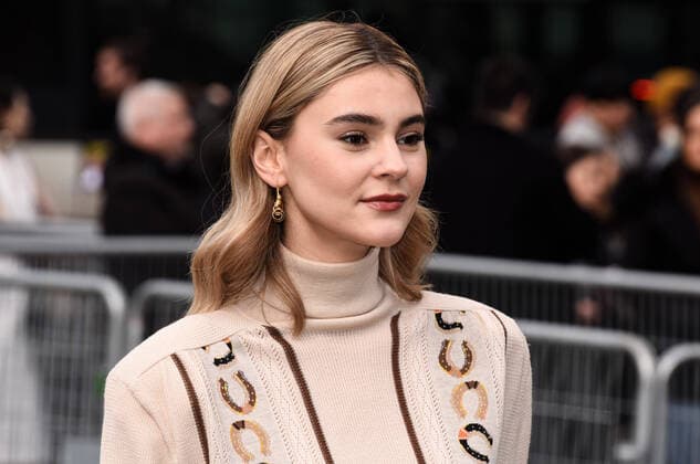Stefanie Giesinger a l arrivee du defile Miu Miu CELEBRITES : Miu Miu fashion week - Paris - 03 03 2020 FedericoPestellini Panoramic 