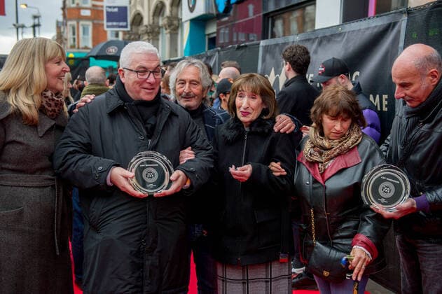 Mitch Winehouse nimmt Ehrung für Amy Winehouse auf dem Music Walk of Fame in London entgegen March 4, 2020: Music Walk of Fame, Amy Winehouse Stone unveiling, Camden Hightstreet, London on March 04 2020  - ZUMAr152 20200304_zaa_r152_123 Copyright: xOm1x