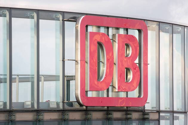 Deutsche Bahn Logo on the Potsdamer Platz tower in Berlin 05 03 2020, Berlin, GER Deutsche Bahn Logo on the Potsdamer Platz tower in Berlin, Berlin Berlin Germany, DEU DB, Deutsche Bahn