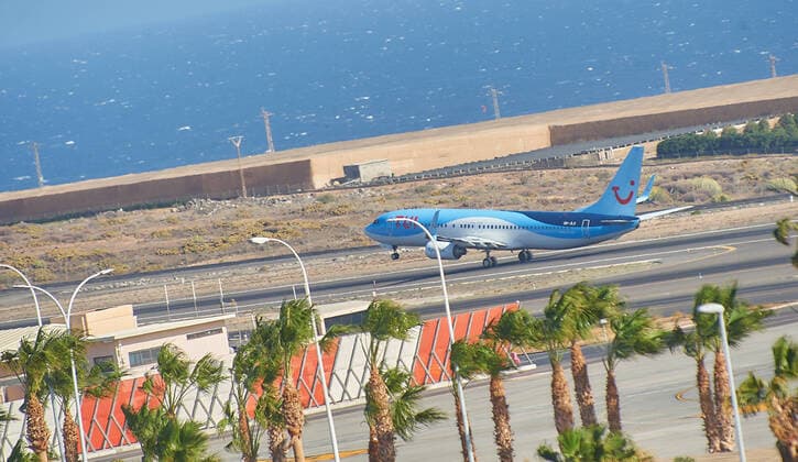 Illustration picture shows shows a Tui Fly airplane at the Tenerife South Airport, from where the Belgians who were placed in quarantine will fly home, Thursday 05 March 2020. The H10 Costa Adeje Palace hotel in Tenerife, Spain, was locked down do to an outbreak of the coronavirus. Around 1000 people were placed in quarantine, among which 110 Belgians, after an Italian guest was diagnosed with the virus. SPAIN OUT  TONYxCUADRADO 2485100