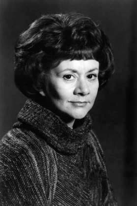 EQUUS, Joan Plowright, 1977 Courtesy Everett Collection PUBLICATIONXNOTxINxCANxCHNxFRAxITAxJPNxNORxPOLxRUSxESPxUKxUSA Copyright: xCourtesyxEverettxCollectionx MBDEQUU EC006