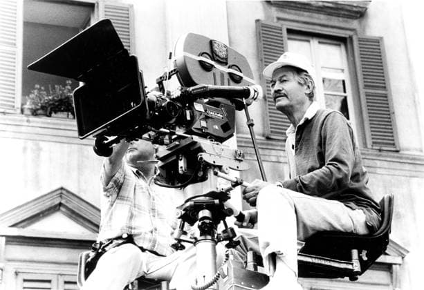 FRANKENSTEIN UNBOUND, director Roger Corman, on-set, 1990, Ã‚Â©20th Century Fox courtesy Everett Collection PUBLICATIONXNOTxINxCANxCHNxFRAxITAxJPNxNORxPOLxRUSxESPxUKxUSA Copyright: x20thCentFox CourtesyxEverettxCollectionx MBDFRUN FE001