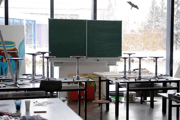 More and more schools are closed due to the spreading corona virus Archive photo Empty classroom,abandoned,empty,orphaned,school,classroom,building,interior,tables,chairs