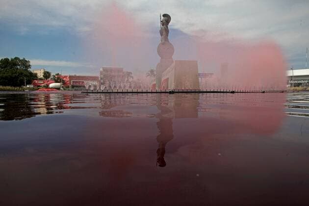 General view of the monument to the Minerva, which was dyed in red by members of the Hilos collective, who also played a giant red fabric to represent the blood spilled by feminicides and missing women, prior to International Women s Day, in the city of Guadalajara, Mexico, 7 March 2020. Giant red fabric to represent feminicides, prior to Women s Day in Mexico !ACHTUNG: NUR REDAKTIONELLE NUTZUNG!  Copyright: xFranciscoxGuascox MEX7105 20200308-637192280778747210