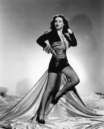 IMAGO ICONS: Hedy Lamarr THE HEAVENLY BODY, Hedy Lamarr, 1944 Courtesy Everett Collection PUBLICATIONXNOTxINxCANxCHNxFRAxITAxJPNxNORxPOLxRUSxESPxUKxUSA Copyright: xCourtesyxEverettxCollectionx MBDHEBO EC034