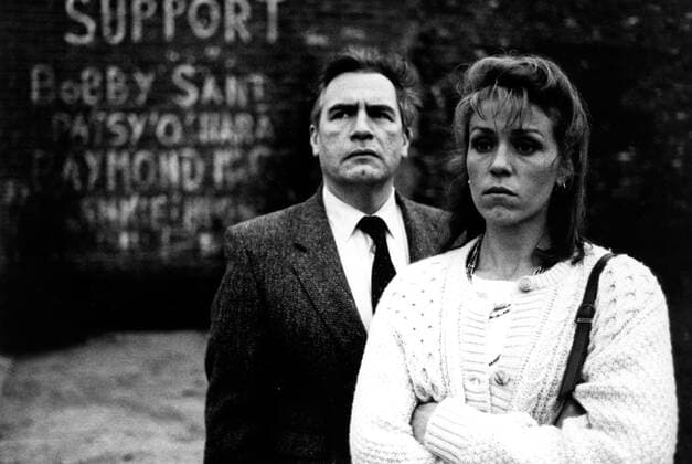HIDDEN AGENDA, Brian Cox, Frances McDormand, 1990 Â©Hemdale Film Corp Courtesy Everett Collection PUBLICATIONXNOTxINxCANxCHNxFRAxITAxJPNxNORxPOLxRUSxESPxUKxUSA Copyright: xHemdalexFilmxCorp CourtesyxEverettxCollectionx MBDHIAG EC001