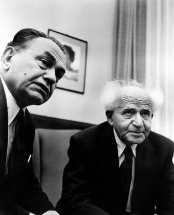ISRAEL, from left: Edward G. Robinson, David Ben-Gurion, 1959 Courtesy Everett Collection PUBLICATIONXNOTxINxCANxCHNxFRAxITAxJPNxNORxPOLxRUSxESPxUKxUSA Copyright: xCourtesyxEverettxCollectionx MBDISRA EC002