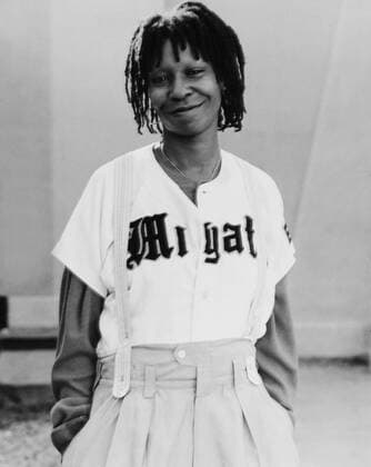 JUMPIN JACK FLASH, Whoopi Goldberg, 1986, TM & Copyright 20th Century Fox Film Corp. courtesy Everett Collection Please credit Â©20thCentFox Courtesy Everett Collection PUBLICATIONXNOTxINxCANxCHNxFRAxITAxJPNxNORxPOLxRUSxESPxUKxUSA Copyright: x20thCentFox CourtesyxEverettxCollectionx MBDJUJA FE006