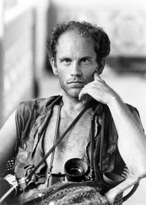 THE KILLING FIELDS, John Malkovich, 1984. Warner Brothers courtesy Everett Collection Â©Warner Bros Courtesy Everett Collection PUBLICATIONXNOTxINxCANxCHNxFRAxITAxJPNxNORxPOLxRUSxESPxUKxUSA Copyright: xWarnerxBros CourtesyxEverettxCollectionx MBDKIFI EC012