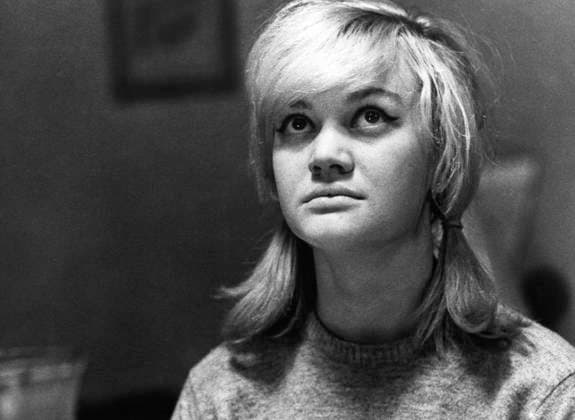 THE LOVES OF A BLONDE, (aka LASKY JEDNE PLAVOVLASKY), Hana Brejchova, 1965 Courtesy Everett Collection PUBLICATIONXNOTxINxCANxCHNxFRAxITAxJPNxNORxPOLxRUSxESPxUKxUSA Copyright: xCourtesyxEverettxCollectionx MBDLOOF EC076