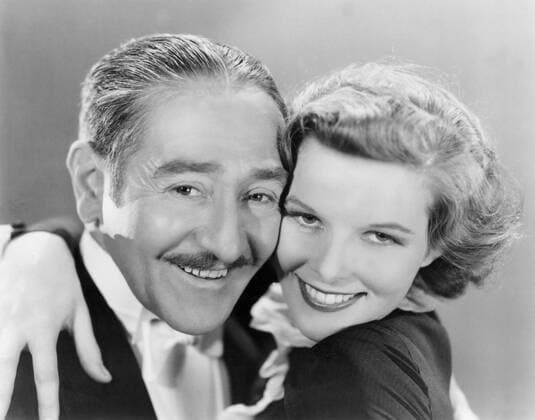 OSCARS. Beste Hauptdarstellerin. PreistrÃ¤gerinnen 1931-1940 MORNING GLORY, Adolphe Menjou, Katharine Hepburn, 1933 Courtesy Everett Collection PUBLICATIONXNOTxINxCANxCHNxFRAxITAxJPNxNORxPOLxRUSxESPxUKxUSA Copyright: xCourtesyxEverettxCollectionx MBDMOGL EC006