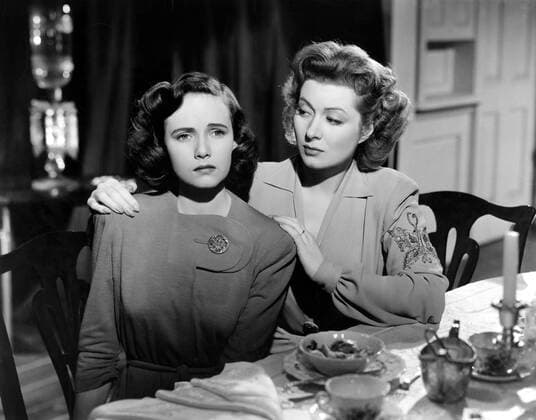 OSCARS. Beste Nebendarstellerin. PreistrÃ¤gerinnen 1941-1950 MRS. MINIVER, Teresa Wright, Greer Garson, 1942. Courtesy Everett Collection PUBLICATIONXNOTxINxCANxCHNxFRAxITAxJPNxNORxPOLxRUSxESPxUKxUSA Copyright: xCourtesyxEverettxCollectionx MBDMRMI EC019