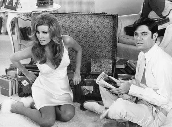 MYRA BRECKINRIDGE, from left, Raquel Welch, Rex Reed, 1970, TM & Copyright 20th Century Fox. All rights reserved courtesy Everett Collection Â©20thCentFox Courtesy Everett Collection PUBLICATIONXNOTxINxCANxCHNxFRAxITAxJPNxNORxPOLxRUSxESPxUKxUSA Copyright: x20thCentFox CourtesyxEverettxCollectionx MBDMYBR FE026