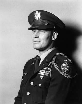 THE PRIVATE WAR OF MAJOR BENSON, Charlton Heston, 1955 Courtesy Everett Collection PUBLICATIONXNOTxINxCANxCHNxFRAxITAxJPNxNORxPOLxRUSxESPxUKxUSA Copyright: xCourtesyxEverettxCollectionx MBDPRWA EC008