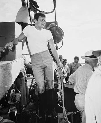 OPERATION PETTICOAT, Tony Curtis on set, 1959 !ACHTUNG AUFNAHMEDATUM GESCHÃ„TZT! PUBLICATIONXNOTxINxCANxCHNxFRAxITAxJPNxNORxPOLxRUSxESPxUKxUSA Copyright: xCourtesyxEverettxCollectionx MBDOPPE EC029