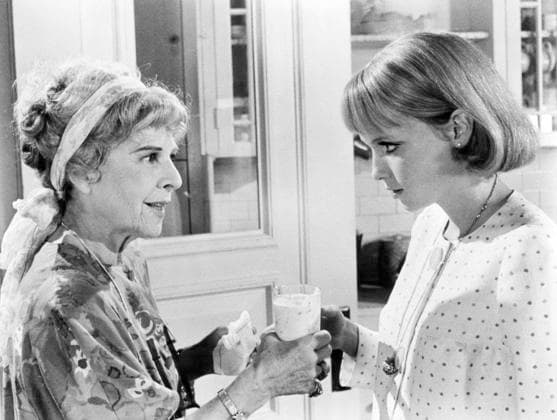 OSCARS: Beste Nebendarstellerin, PreistrÃ¤gerinnen 1961-1970 ROSEMARY S BABY, Ruth Gordon, Mia Farrow, 1968 Courtesy Everett Collection !ACHTUNG AUFNAHMEDATUM GESCHÃ„TZT! PUBLICATIONXNOTxINxCANxCHNxFRAxITAxJPNxNORxPOLxRUSxESPxUKxUSA Copyright: xCourtesyxEverettxCollectionx MBDROBA EC017