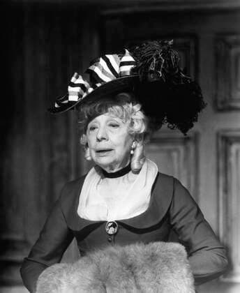 SCROOGE, Edith Evans, 1970, TM and Copyright 20th Century Fox Film Corp. All rights reserved. 20thCentFox Courtesy Everett Collection !ACHTUNG AUFNAHMEDATUM GESCHÃ„TZT! PUBLICATIONXNOTxINxCANxCHNxFRAxITAxJPNxNORxPOLxRUSxESPxUKxUSA Copyright: x20thCentFox CourtesyxEverettxCollectionx MBDSCRO FE006