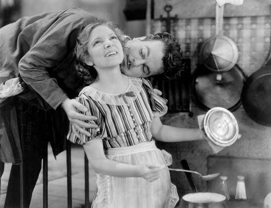 OSCARS. Beste Hauptdarstellerin. PreistrÃ¤gerinnen 1931-1940 THE SIN OF MADELON CLAUDET, Neil Hamilton, bending over Helen Hayes, 1931 Courtesy Everett Collection !ACHTUNG AUFNAHMEDATUM GESCHÃ„TZT! PUBLICATIONXNOTxINxCANxCHNxFRAxITAxJPNxNORxPOLxRUSxESPxUKxUSA Copyright: xCourtesyxEverettxCollectionx MBDSIOF EC225