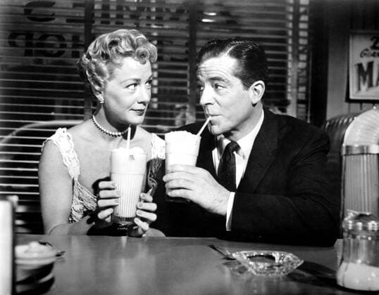 SPRING REUNION, from left, Betty Hutton, Dana Andrews, 1957 Courtesy Everett Collection !ACHTUNG AUFNAHMEDATUM GESCHÃ„TZT! PUBLICATIONXNOTxINxCANxCHNxFRAxITAxJPNxNORxPOLxRUSxESPxUKxUSA Copyright: xCourtesyxEverettxCollectionx MBDSPRE EC012