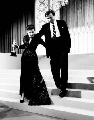A STAR IS BORN, from left, Judy Garland, James Mason, 1954 Courtesy Everett Collection !ACHTUNG AUFNAHMEDATUM GESCHÃ„TZT! PUBLICATIONXNOTxINxCANxCHNxFRAxITAxJPNxNORxPOLxRUSxESPxUKxUSA Copyright: xCourtesyxEverettxCollectionx MBDSTIS EC090