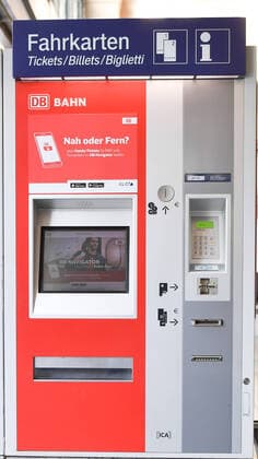 xblx, DB ticket vending machine at Frankfurt central station