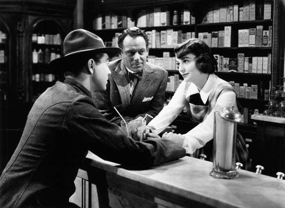 OSCARS. Beste Hauptdarstellerin. PreistrÃ¤gerinnen 1941-1950 TO EACH HIS OWN, from left, Phillip Terry, Bill Goodwin, Olivia de Havilland, 1946 Courtesy Everett Collection !ACHTUNG AUFNAHMEDATUM GESCHÃ„TZT! PUBLICATIONXNOTxINxCANxCHNxFRAxITAxJPNxNORxPOLxRUSxESPxUKxUSA Copyright: xCourtesyxEverettxCollectionx MBDTOEA EC018