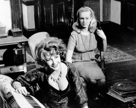 OSCARS: Beste Nebendarstellerin, PreistrÃ¤gerinnen 1961-1970 WHO S AFRAID OF VIRGINIA WOOLF?, from left, Elizabeth Taylor, Sandy Dennis, 1966 Courtesy Everett Collection !ACHTUNG AUFNAHMEDATUM GESCHÃ„TZT! PUBLICATIONXNOTxINxCANxCHNxFRAxITAxJPNxNORxPOLxRUSxESPxUKxUSA Copyright: xCourtesyxEverettxCollectionx MBDWHAF EC055
