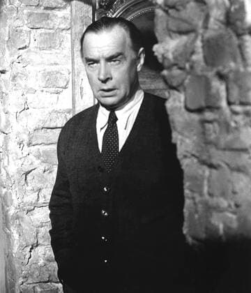 A TIME TO LOVE AND A TIME TO DIE, author Erich Maria Remarque on set, 1958 Courtesy Everett Collection !ACHTUNG AUFNAHMEDATUM GESCHÃ„TZT! PUBLICATIONXNOTxINxCANxCHNxFRAxITAxJPNxNORxPOLxRUSxESPxUKxUSA Copyright: xCourtesyxEverettxCollectionx MBDTITO EC003