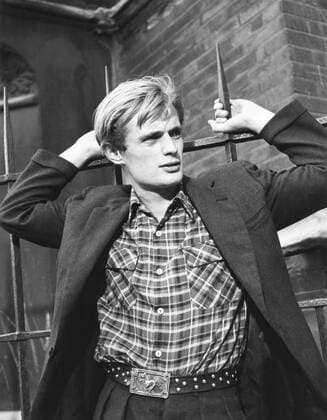 VIOLENT PLAYGROUND, David McCallum, 1958 Courtesy Everett Collection !ACHTUNG AUFNAHMEDATUM GESCHÃ„TZT! PUBLICATIONXNOTxINxCANxCHNxFRAxITAxJPNxNORxPOLxRUSxESPxUKxUSA Copyright: xCourtesyxEverettxCollectionx MBDVIPL EC005