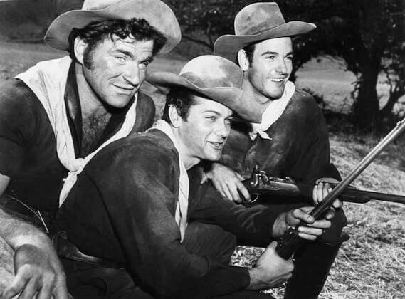 WINCHESTER 73, Tony Curtis (center), James Best (right), 1950 Courtesy Everett Collection !ACHTUNG AUFNAHMEDATUM GESCHÃ„TZT! PUBLICATIONXNOTxINxCANxCHNxFRAxITAxJPNxNORxPOLxRUSxESPxUKxUSA Copyright: xCourtesyxEverettxCollectionx MBDWISE EC005