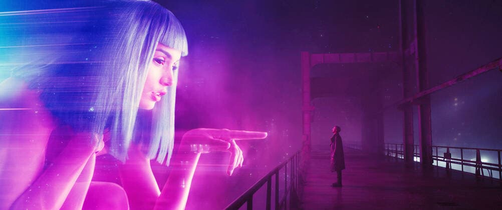 BLADE RUNNER 2049, from left: Ana de Armas, Ryan Gosling, 2017. Warner Bros. Courtesy Everett Collection Warner Bros Courtesy Everett Collection !ACHTUNG AUFNAHMEDATUM GESCHÃ„TZT! PUBLICATIONXNOTxINxCANxCHNxFRAxITAxJPNxNORxPOLxRUSxESPxUKxUSA Copyright: xWarnerxBros CourtesyxEverettxCollectionx MCDBLRU EC054