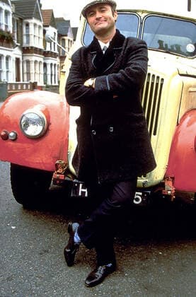 BUSTER, Phil Collins, 1988, (c) Hemdale courtesy Everett Collection Hemdale Film Corp Courtesy Everett Collection !ACHTUNG AUFNAHMEDATUM GESCHÃ„TZT! PUBLICATIONXNOTxINxCANxCHNxFRAxITAxJPNxNORxPOLxRUSxESPxUKxUSA Copyright: xHemdalexFilmxCorp CourtesyxEverettxCollectionx MCDBUST EC001