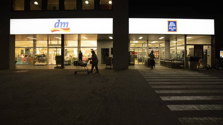 Entrance of a dm store and an Aldi Sued branch, Bonn, den 10 03 2020 Bonn Germany Copyright: xUtexGrabowsky photothek.netx