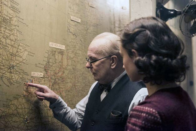 OSCARS. Bester Hauptdarsteller. PreistrÃ¤ger 2011-2020 DARKEST HOUR, from left: Gary Oldman as Winston Churchill, Lily James as Elizabeth Layton, 2017. Focus Features Courtesy Everett Collection !ACHTUNG AUFNAHMEDATUM GESCHÃ„TZT! PUBLICATIONXNOTxINxCANxCHNxFRAxITAxJPNxNORxPOLxRUSxESPxUKxUSA Copyright: xFocusxFeatures CourtesyxEverettxCollectionx MCDDAHO EC254
