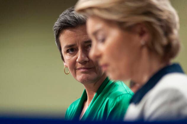 Press conference given today in Brussels by Ursula VON DER LEYEN, and Executive Vice-Presidents Margrethe VESTAGER and Valdis DOMBROVSKIS to present the EU s economic responses to the Coronavirus crisis.  NicolasxLandemardx xLexPictorium LePictorium_0225844