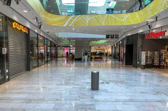 Germany, Koblenz, 14 03 2020, Coronavirus COVID 19 paralyses the retail trade Picture The shopping centres remain empty, the majority of fellow citizens stay at home Copyright: HMBxMedia ThomasxJäger