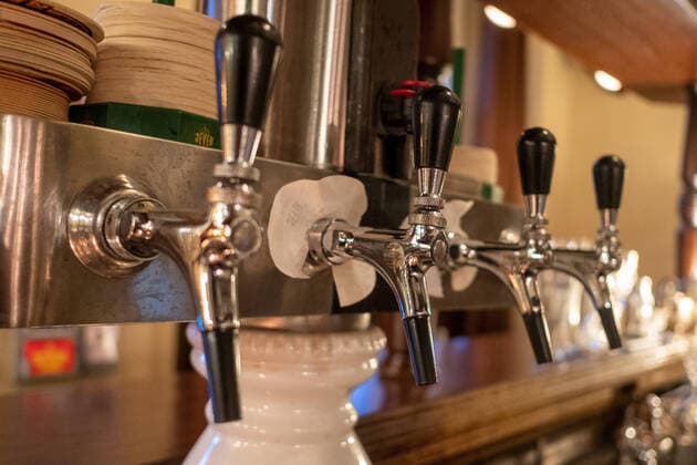 Taps in Café VOLAND in Berlin Prenzlaueer Berg Pubs, bars and clus are closed to prevent the spread of the coronavirus in Berlin Closure of pubs, bars and clubs in Berlin