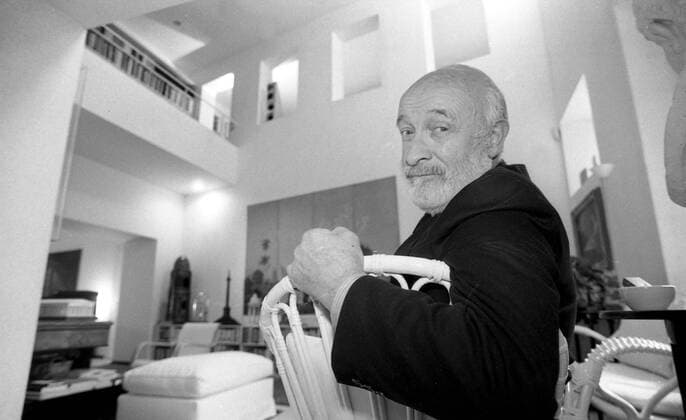 ARCHITECT VITTORIO GREGOTTI IN HIS STUDIO (LETIZIA MANTERO Fotogramma, MILAN - 1993-04-26) ps the photo can be used in respect of the context in which it was taken, and without defamatory intent of the decorum of the people represented (LETIZIA MANTERO Fotogramma, Archive Photos - 2020-03-15) p.s. la foto e utilizzabile nel rispetto del contesto in cui e stata scattata, e senza intento diffamatorio del decoro delle persone rappresentate  Copyright: xLETIZIAxMANTEROx xFOTOGRAMMAx