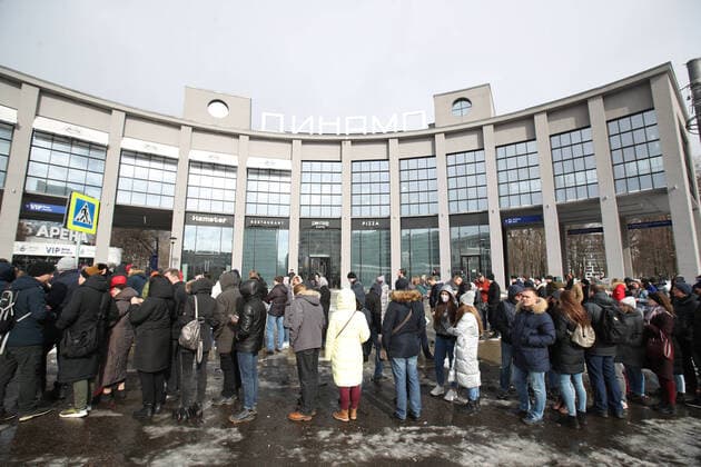 MOSCOW, RUSSIA - MARCH 15, 2020: Fans outside VTB-Arena ahead of a concert by the German-Swedish industrial metal duo Lindemann. The Lindemann duo created by Rammstein vocalist Till Lindemann and Swedish musician Peter Tagtgren, is to give a day and a night concert at the stadium following Moscow Mayor Sergei Sobyanin s decree banning public events with over 5 thousand participants in Moscow due to the coronavirus threat till April 10, 2020. Vyacheslav Prokofyev TASS  TS0D228D
