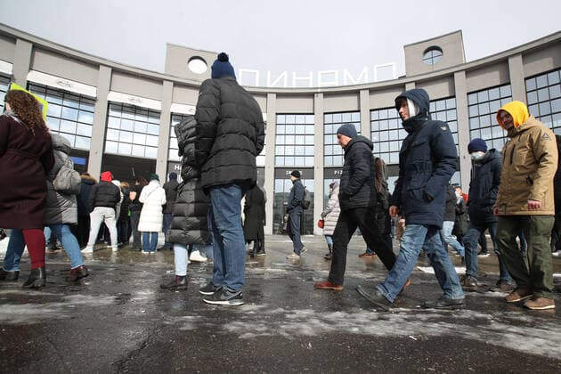 MOSCOW, RUSSIA - MARCH 15, 2020: Fans outside VTB-Arena ahead of a concert by the German-Swedish industrial metal duo Lindemann. The Lindemann duo created by Rammstein vocalist Till Lindemann and Swedish musician Peter Tagtgren, is to give a day and a night concert at the stadium following Moscow Mayor Sergei Sobyanin s decree banning public events with over 5 thousand participants in Moscow due to the coronavirus threat till April 10, 2020. Vyacheslav Prokofyev TASS  TS0D2295