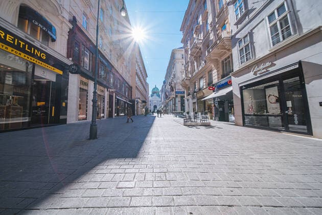 Vienna empty streets at the Kohlmarkt as a result of the coronavirus outbreak in Austria, recorded on 15 03 2020, Vienna, Austria empty streets at the Kohlmarkt as a result of the coronavirus outbreak in Austria, Vienna, Austria on 2020 03 15  EP_sro
