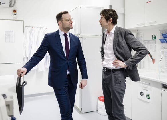 Federal Minister of Health Jens Spahn CDU visits together with the virologist Christian Drosten different laboratories of the Institute of Virology of the Charite Berlin, 07 02 2020 Berlin Germany Copyright: xXanderxHeinl photothek.netx