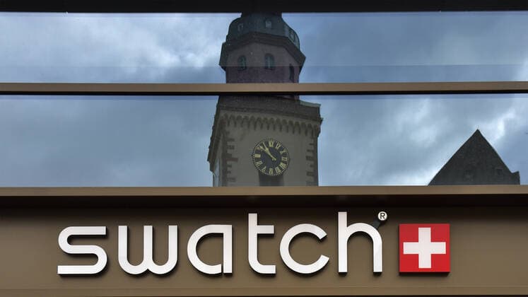 xblx, Logo an einer Filiale von swatch auf der Zeil in Frankfurt Frankfurt am Main *** xblx, logo at a swatch branch on the Zeil in Frankfurt Frankfurt am Main